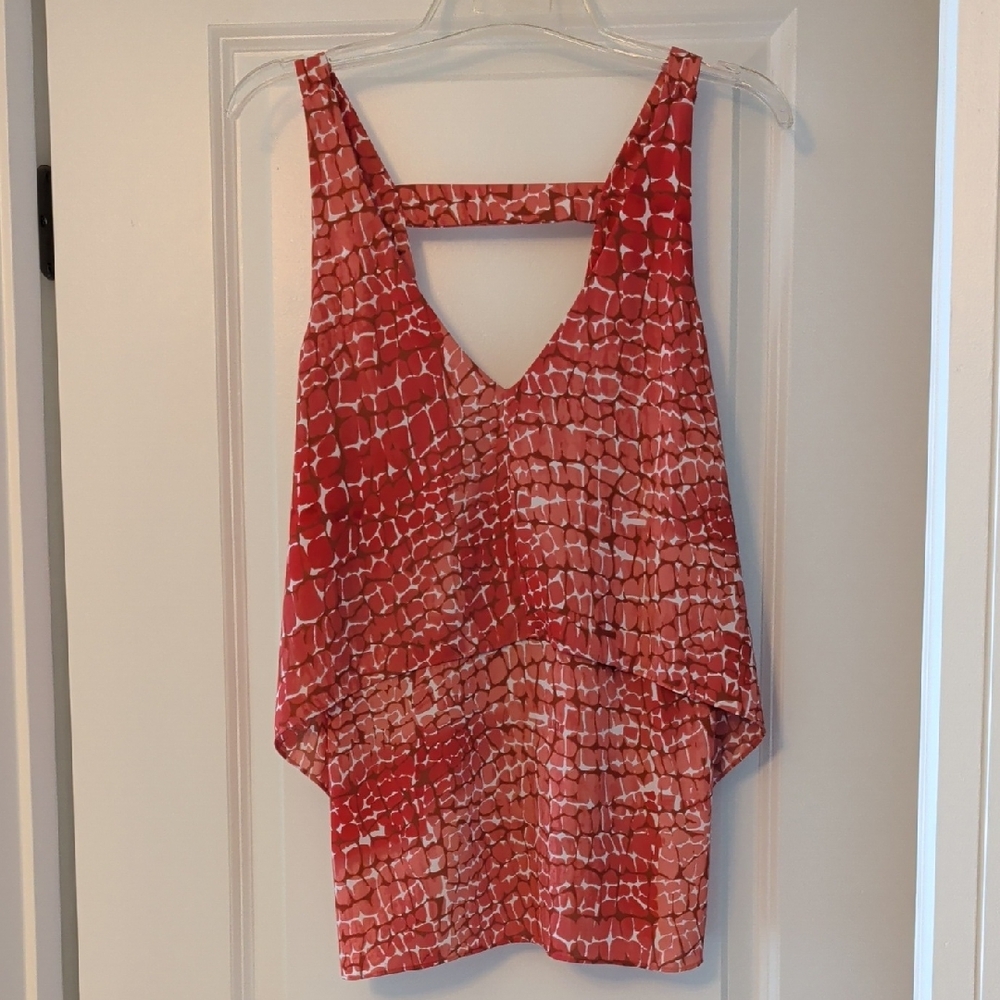 White House Black Market Coral Patterned V-Neck Sleeveless Top